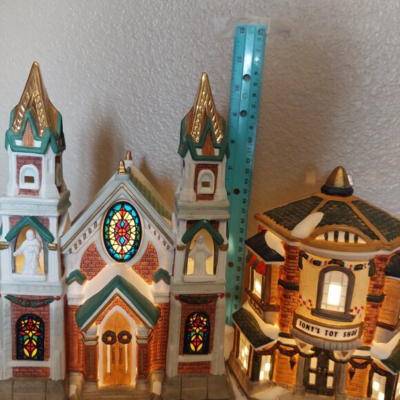 Kirkland Christmas village - Picture 4 of 6